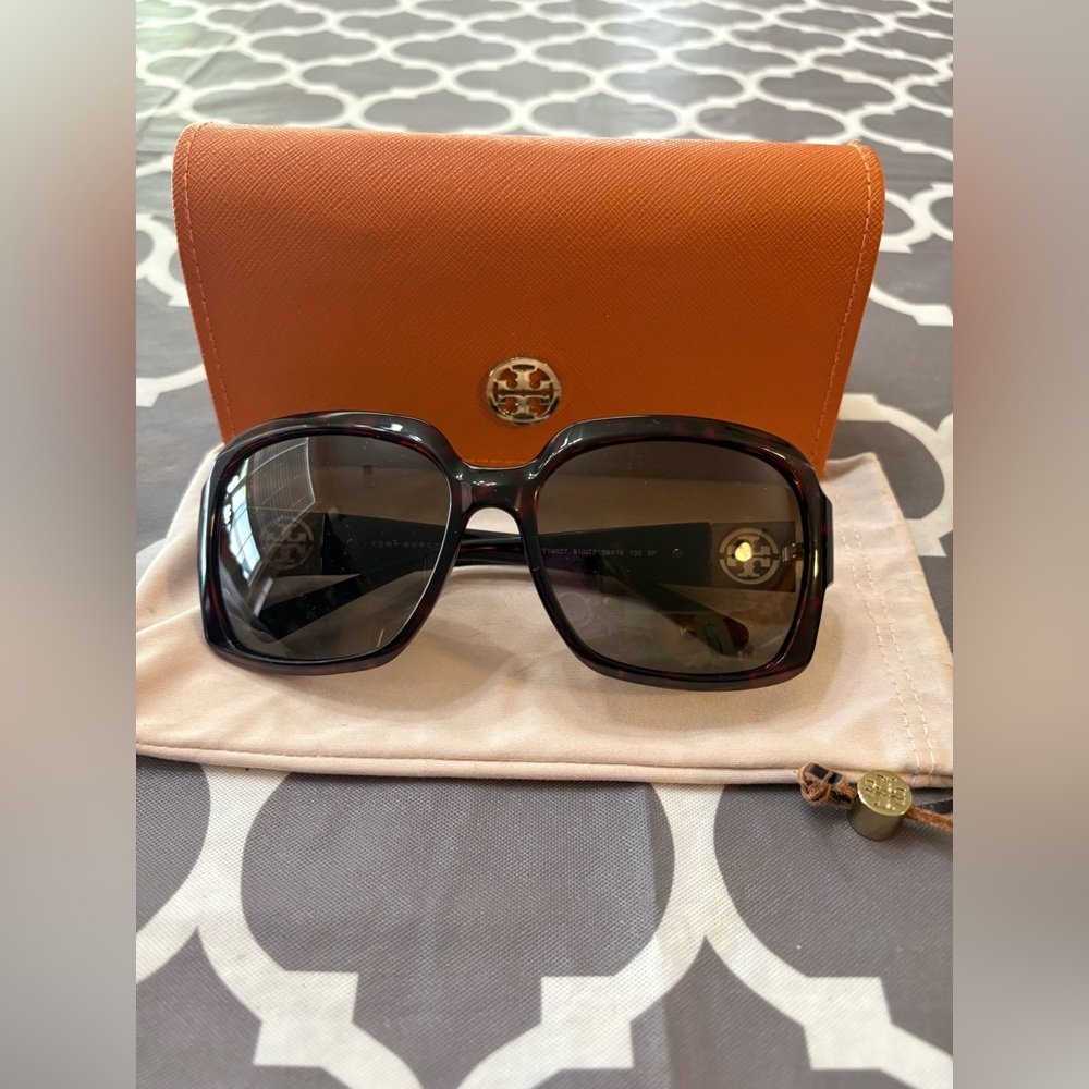 Tory Burch TY 9028 Oversized Polarized Tortoise Sunglasses - Picture 8 of 8